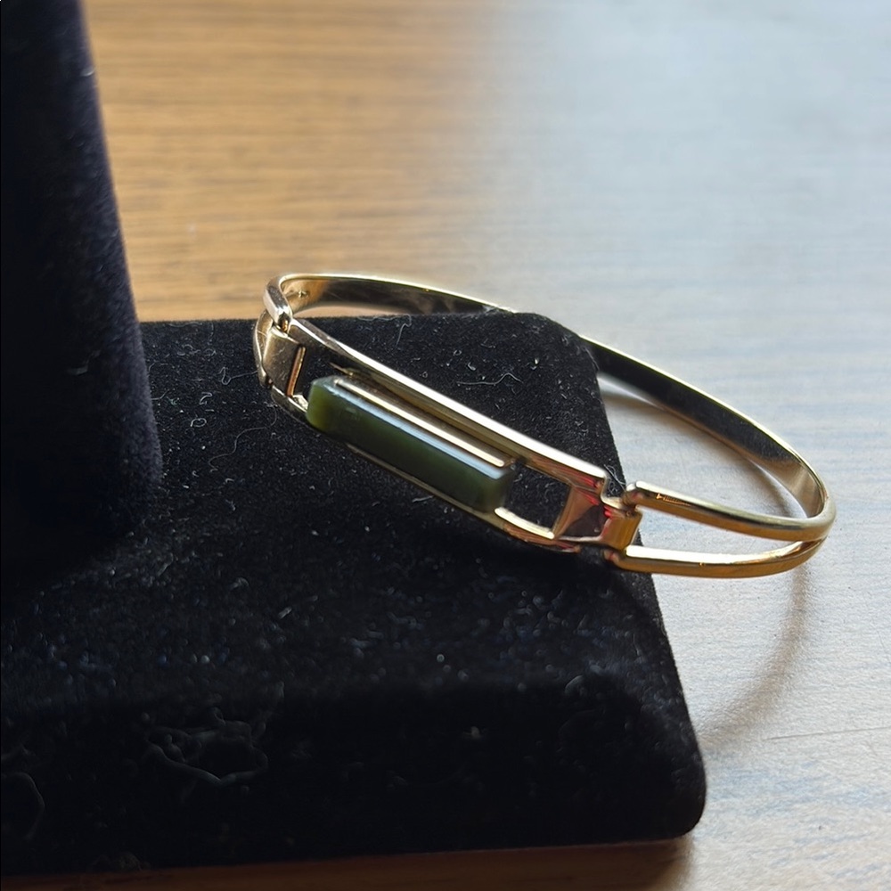 Elegant Gold and Jade Bracelet